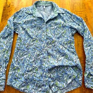 Cinch, Paisley Blue. Button down long sleeve, Size M.